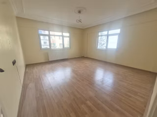 Üniversite Ve Kaymakamlık Yakını 2+1 Kiralık Daire