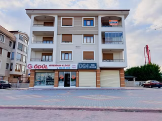 Fırat Caddesi Tramvay Durağı Karşısı Kiralık 3 + 1 Daire