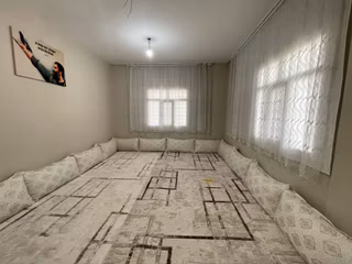8 Mart Mahallesi Özğür Sokakta Köşebaşı Satılık Bina