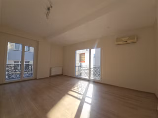 3 Yıllık Bakırköy Sakızağacında 1. Kat 3+1 127 M2 Kiralık Daire