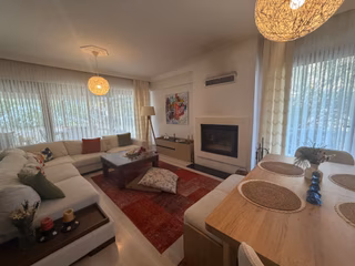 Ayvalık Sarımsaklı Da Muhtesem Villa.denize 90 Metre Mesafede.