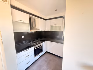 Güzeloba Butik Sitede Kısmı Eşyalı 1+1