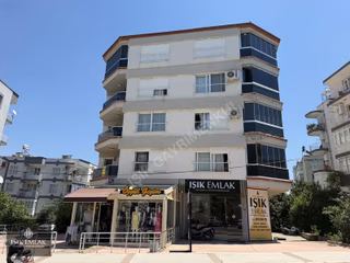 Işık Gayrimenkul'den Kiralık Hürriyet Mh. Cadde Üzeri 3+1 Daire