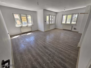 Mehmetçik'te 165 M² 3+1 Komple Yenilenmiş Müstakil Tadında Daire