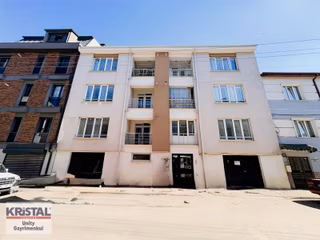 Sütlüce'de Cuma Pazarı Cd. Üzeri Satılık 3+1 Daire