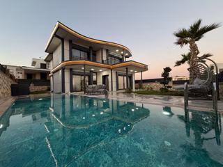 Didim’de Satılık Eşyalı Asansörlü Villa