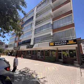 Sarıyakup Caddesi 3+1 Ara Kat Site İçi Satılık Daire