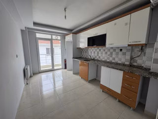 Balkan Gündüzden Asansörlü Çift Cepheli 2+1 Kiralık Daire