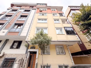 Fatih Emlaktan İmam Mustafa Efendi Cami Yakını Satılık2. Kat 3+1