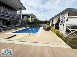 Dk Gayrımenkulden Kumbaba'da 5+1 Kiralık Müstakil Havuzlu Villa