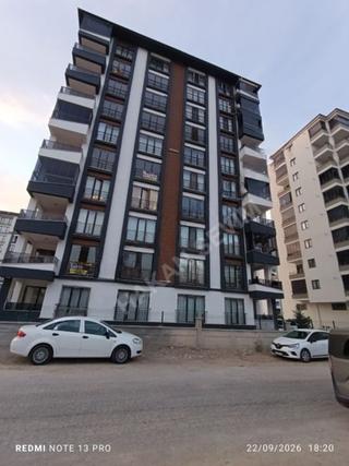 Tecde Karakolu'nun Hemen Yakınında Ara Kat Kiralık 3+1 Daire !