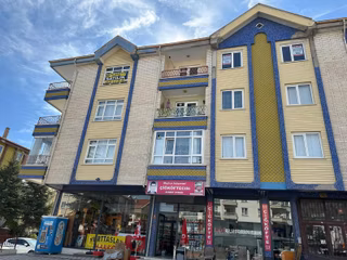 Yılmazer'den Karapürçek'de Cadde Üstü Ön Cephe Kök Tapu