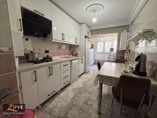 Zirveden Timurhan Mahallesinde Arakat Güney Cephe Fırsat Daire
