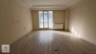 Karataş'tan Meydan Konumlu Kiralık Arakatı Gibi 3+1yüksek Giriş