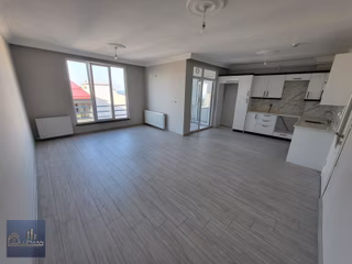 Uzman Emlak'tan 2+1 Deniz Manzaralı 5.katta Kiralık Daire