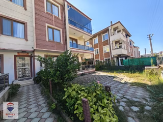 Karasu Yalı Mah. Kiralık Havuzlu 2+1 Daire