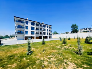 İncek Taşpınar' Da Ara Katta ,balkon, Peyjas Alanı 1+1 Kiralık