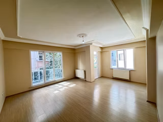 Merpa Emlak'tan Fatih Mah'de/ Kiralık Kombili Geniş 3+1 Daire