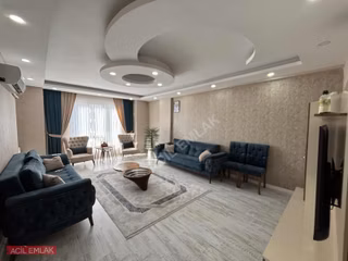 Acil Emlak'tan Lüx Geniş 4+1 Satılık Daire