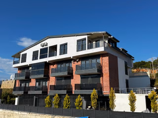 Panoramik Şehir+deniz Manzaralı Geniş 1+1 Daire
