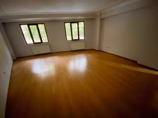 Muğla Emlaktan Bağlarbaşında Balkonlu 80m 2+1 Yüksek Giriş