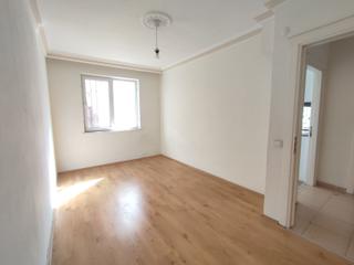 Kızıltoprak'ta Açık Mutfak 2+1 Kiralık Daire