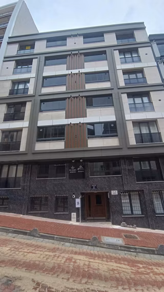 Bahçelievler Mustafa Kemal Paşa Cadde'ye Çok Yakın 2 + 1 Satılık