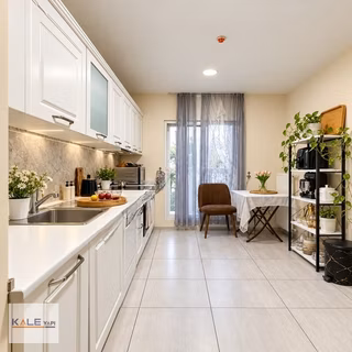 Şehrin Merkezinde Güvenlikli Sosyal Olanaklı 2+1 Daire
