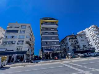 Alanya Güllerpınarı Mahallesinde Satılık Denize 600 Mt Eşyalı 2+1 Amerikan Mutfak Daire