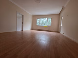Ankara Sincan Mareşalda 3+1 Katta Yol Cepheli Kiralık Daire