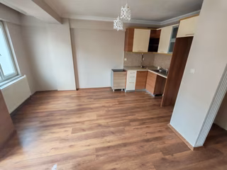 Çorlu Reşadiye’de Meydan & Santral Yakını 45 M² 1+1 Asansörlü Kiralık Daire