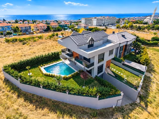 Silivri Çanta Müstakil Tapulu Havuzlu Lüks 5+2 Villa