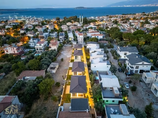 Urla Çeşmealtı Tam Müstakil Butik Site İçi Satılık Villa
