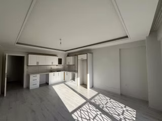 Lavınıa'dan Merkezde Asansörlü Kiralık 2+1 Daire