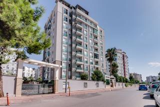 Güvenlik,havuz,k.otopark, Rezidansta Satılık Ara Kat 1+1 Daire