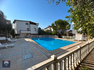 Kuşadası Kadınlar Denizine Yürüme Mesafesinde 4+1 Villa