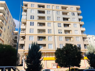 Roma Gayrimenkul'den Karşıyaka'da Geniş 2+1 Kiralık Daire