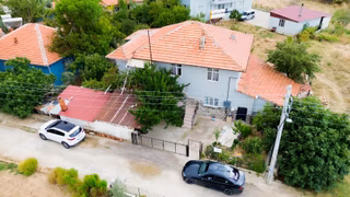 Eşmede 575 M² Arsa İçinde 120 M² Satılık 2 Katlı Müstakil Ev