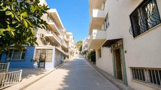 Kuşadası Merkezde | Teras Kullanımlı | 3 Cepheli, Aydınlık Ferah, 3+1 Satılık Daire