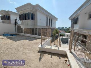 Kuşadası Soğucak Satılık Manzaralı Özel Havuzlu 4+1 Müstakil Villa
