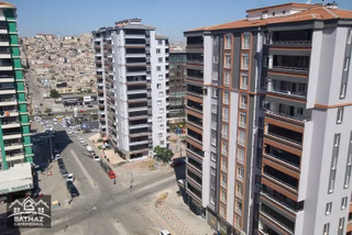 Seyrantepe'de Liv Hastane Yakını Satılık (2+1) Daire