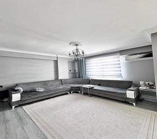 Esenyurt Kıraç Hürriyet Mah. 2.kat 2+1 Balkonlu Geniş Daire