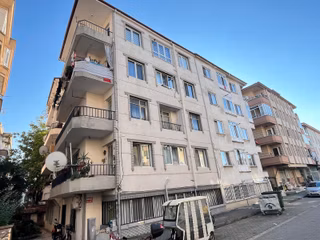 2+1 Arakat (2.kat ) Geniş Sokak İçinde Denize 350 Metre Mesafede