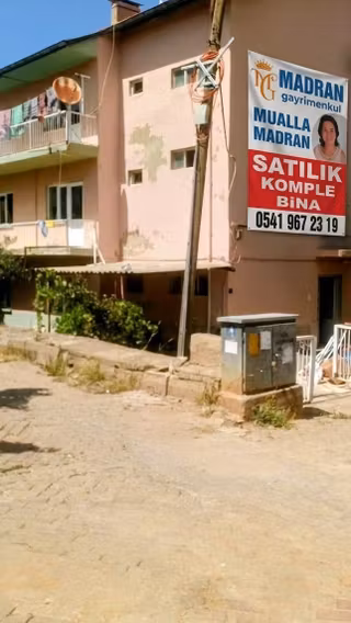Karacasu Merkezde Satılık Komple Bina