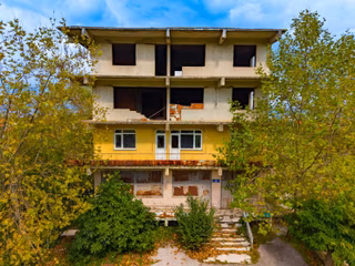 Arslanbey'de 2.551 M² Konut İmarlı Arsa + 700 M² Mevcut Bina - 1