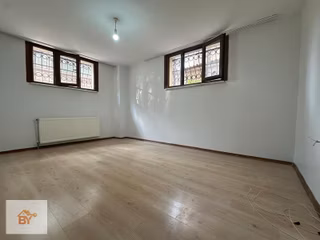 Cumhuriyet Mah 2+1 65 M2 Satılık Bahçe Katı Daire