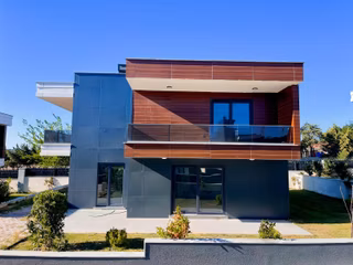 Silivri Ortaköyde İskanlı Havuzlu Sitede 4+1 Sıfır Villa