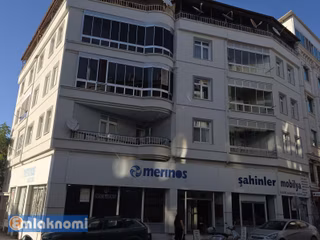 Çarşı Merkez Arakat 3+1-net 152 Metrekare 3 Balkon Var-güney Batı Cepheli