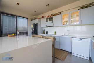 Panoramik Deniz Manzaralı, Havuzlu Satılık 3+2 Villa