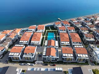 Altınoluk Adra Yalı'da Deniz Manzara Ön Cephe Satılık 3+1 Daire